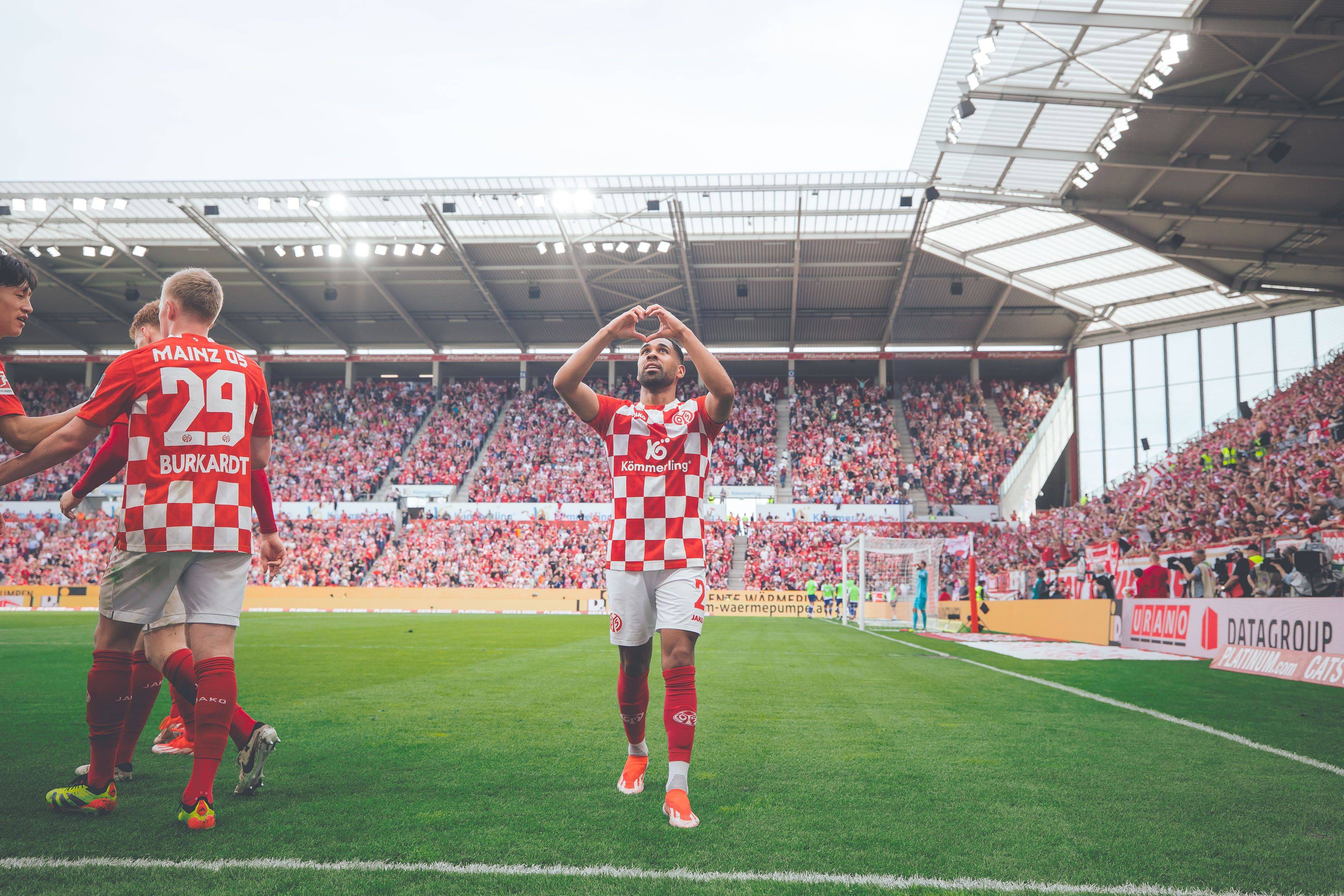 关于里程碑夜斯图加特绝杀压哨，德国杯集结日刷纪录，管理层满意，医务组通报恢复的信息